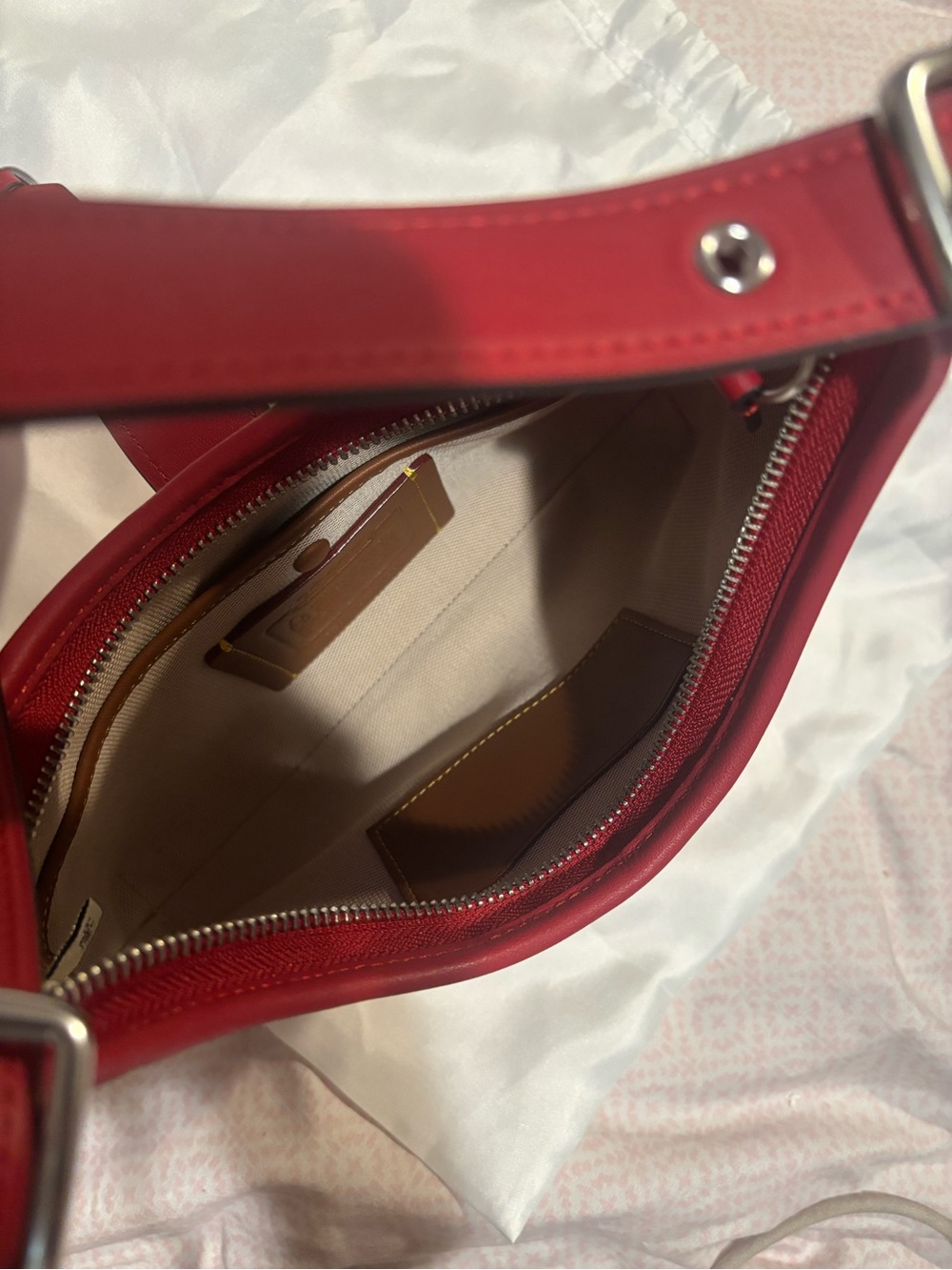 COACH Hampton Hobo Bag Red signature textile jacquard with matching leather trim - Picture 4 of 5